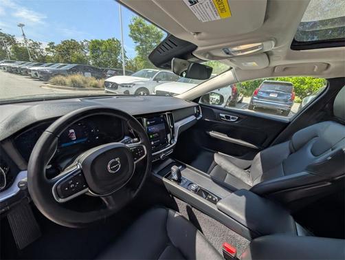 2024 Volvo S60 B5 Core Dark Theme