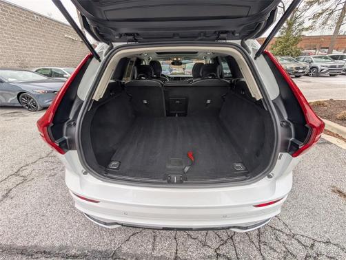 2025 Volvo XC60 B5 Core