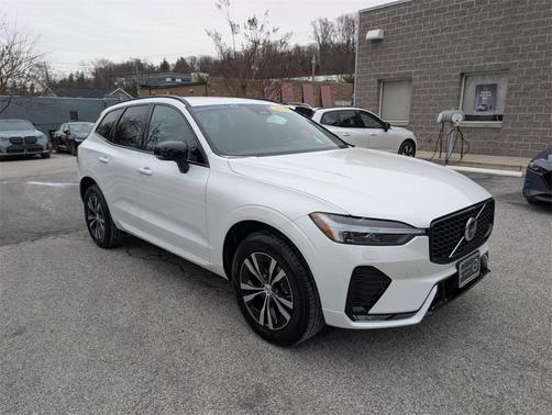 2025 Volvo XC60 B5 Core