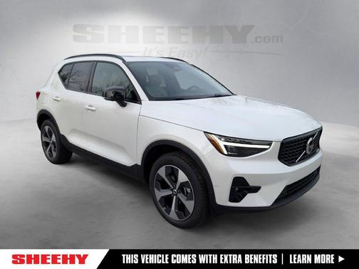 Crystal White 2026 Volvo XC40 B4 Plus