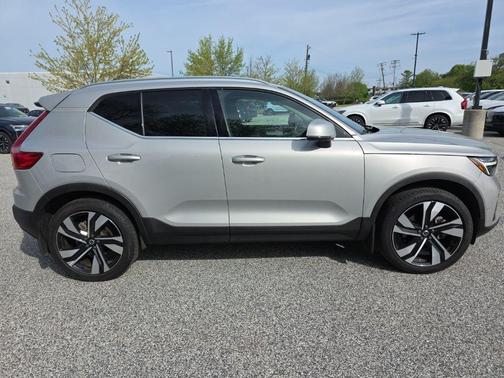 Silver 2023 Volvo XC40 B5 Ultimate Bright Theme