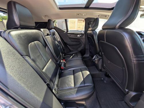 Silver 2023 Volvo XC40 B5 Ultimate Bright Theme