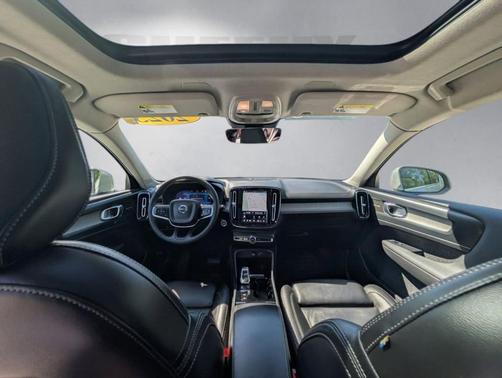 Silver 2023 Volvo XC40 B5 Ultimate Bright Theme