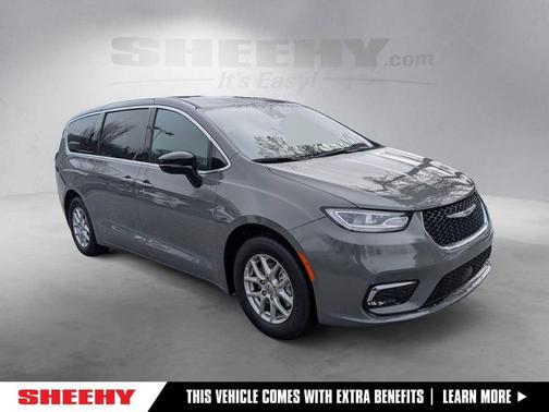 Gray Clearcoat 2025 Chrysler Pacifica Select