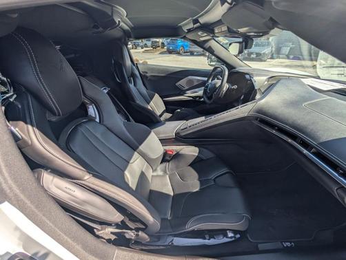 Arctic White 2020 Chevrolet Corvette Stingray w/2LT