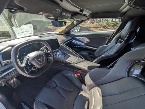 Arctic White 2020 Chevrolet Corvette Stingray w/2LT
