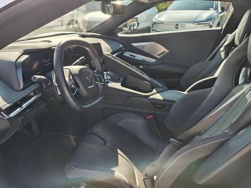 Arctic White 2020 Chevrolet Corvette Stingray w/2LT