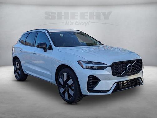 2024 Volvo XC60 Recharge Plug-In Hybrid T8 Plus Dark Theme