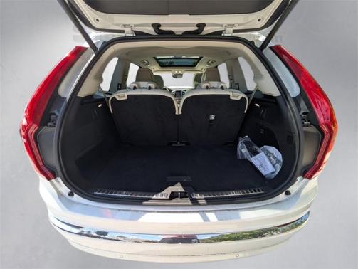 2025 Volvo XC90 B6 Plus 6-Seater