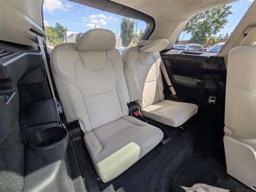 2025 Volvo XC90 B6 Plus 6-Seater
