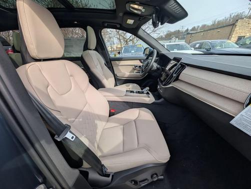 Denim Blue Metallic 2026 Volvo XC90 B6 Plus 7-Seater