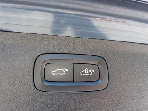 2021 Volvo XC90 T6 Momentum 6 Passenger