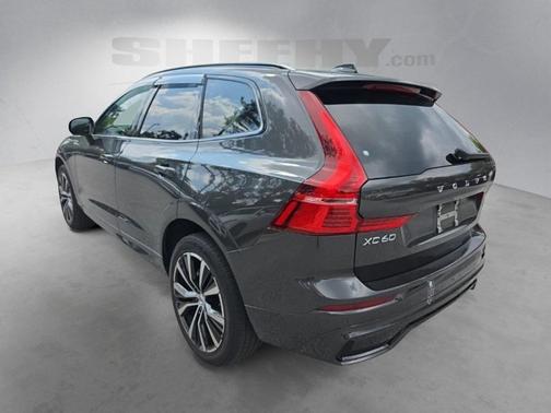 2023 Volvo XC60 B5 Plus Dark Theme