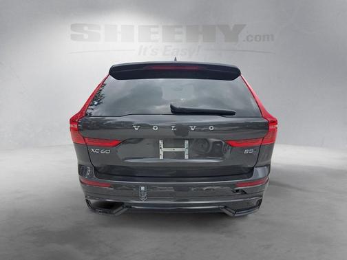 2023 Volvo XC60 B5 Plus Dark Theme
