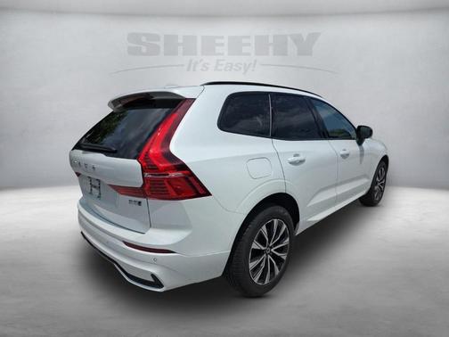 2025 Volvo XC60 B5 Core