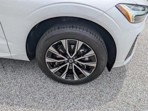 2025 Volvo XC60 B5 Core