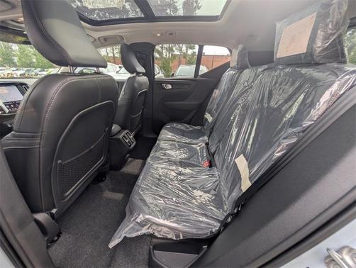 2026 Volvo XC40 B5 Plus