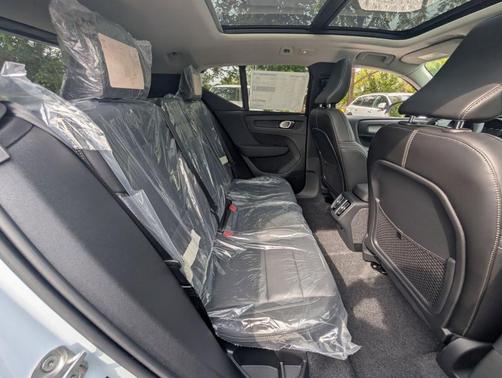 Cloud 9 White 2026 Volvo XC40 B5 Plus