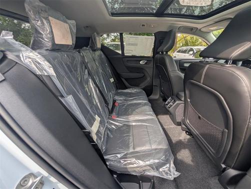 2026 Volvo XC40 B5 Plus