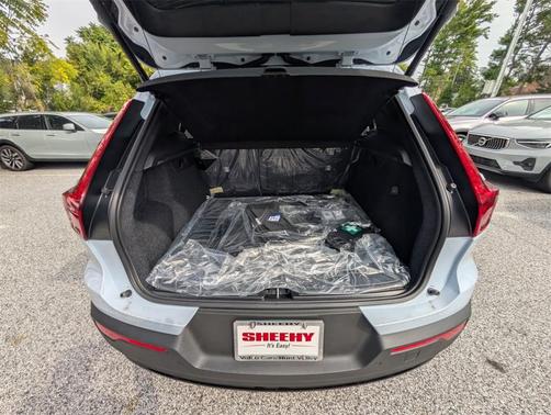 2026 Volvo XC40 B5 Plus