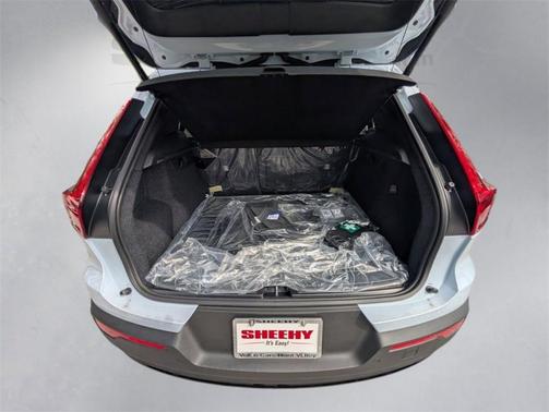 2026 Volvo XC40 B5 Plus