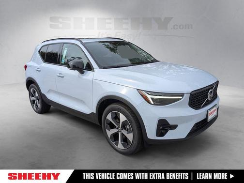 Cloud 9 White 2026 Volvo XC40 B5 Plus