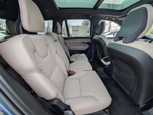 2025 Volvo XC90 B6 Core