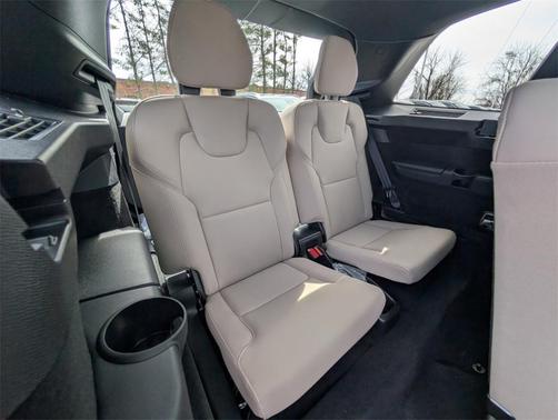 2025 Volvo XC90 B6 Core