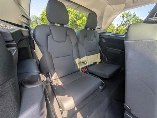 2025 Volvo XC90 B6 Plus 7-Seater