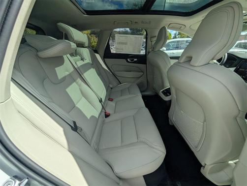 2026 Volvo XC60 B5 Ultra
