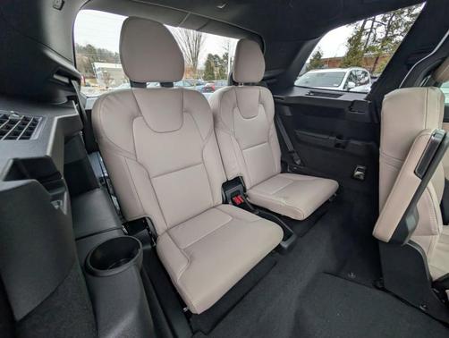 2026 Volvo XC90 B5 Ultra 6-Seater