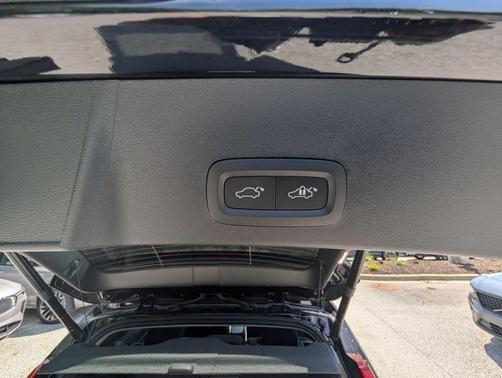 Onyx Black 2026 Volvo XC40 B5 Plus