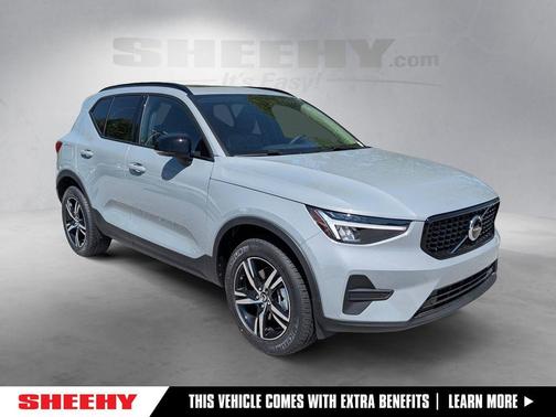 Gray Metallic 2026 Volvo XC40 B5 Core