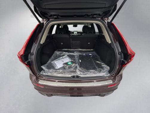 Mulberry 2026 Volvo XC60 B5 Plus