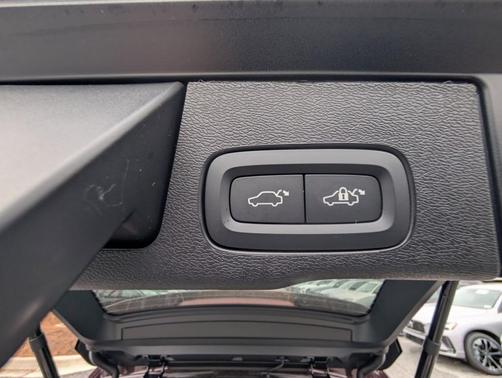 Mulberry 2026 Volvo XC60 B5 Plus