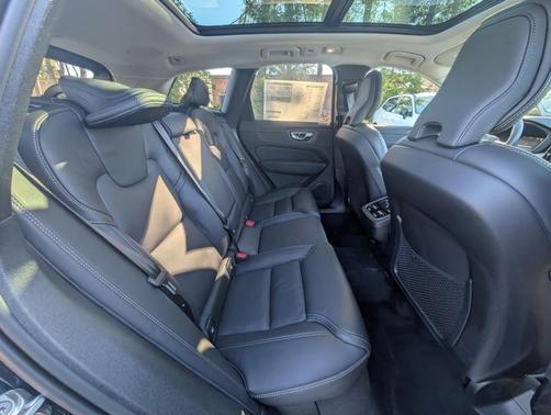 Denim Blue Metallic 2026 Volvo XC60 B5 Ultra