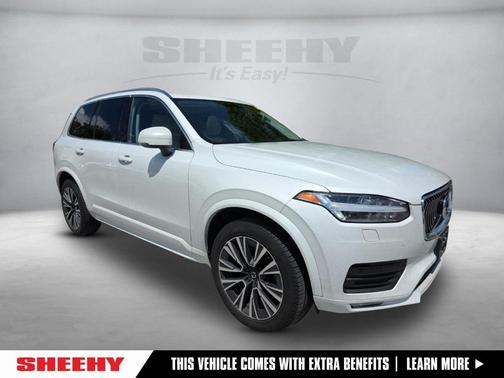 2022 Volvo XC90 T6 Momentum 7 Passenger