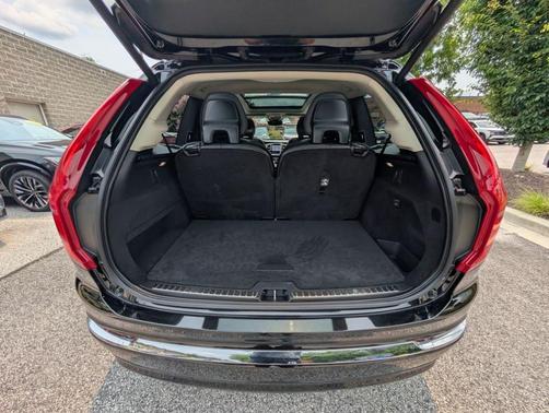 Onyx Black Metallic 2023 Volvo XC90 Recharge Plug-In Hybrid T8 Ultimate 6-Seater
