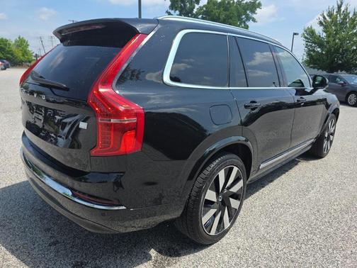 Onyx Black Metallic 2023 Volvo XC90 Recharge Plug-In Hybrid T8 Ultimate 6-Seater