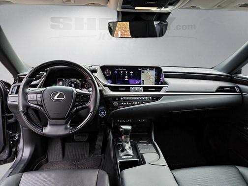 2020 Lexus ES 300h Base