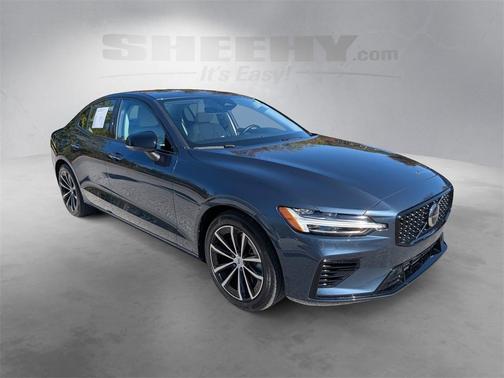 2023 Volvo S60 Recharge Plug-In Hybrid T8 Core Dark Theme