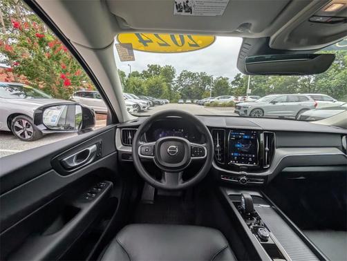 2024 Volvo XC60 Recharge Plug-In Hybrid T8 Plus Dark Theme