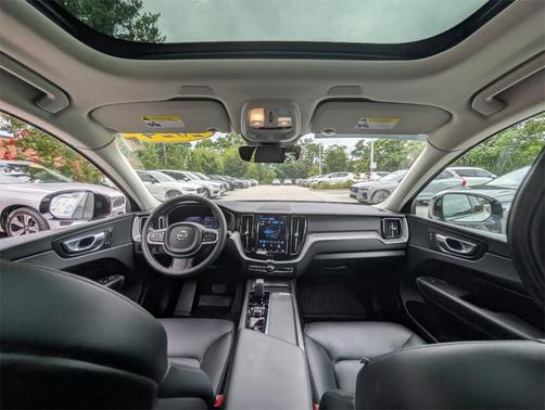 2024 Volvo XC60 Recharge Plug-In Hybrid T8 Plus Dark Theme