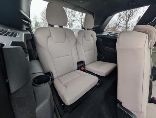 Crystal White Pearl 2026 Volvo XC90 B6 Plus 7-Seater