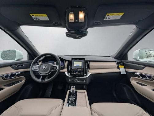 Crystal White Pearl 2026 Volvo XC90 B6 Plus 7-Seater