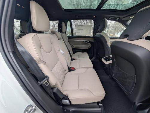 Crystal White Pearl 2026 Volvo XC90 B6 Plus 7-Seater
