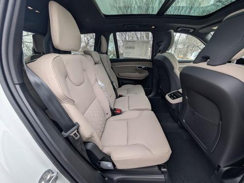 Crystal White Pearl 2026 Volvo XC90 B6 Plus 7-Seater