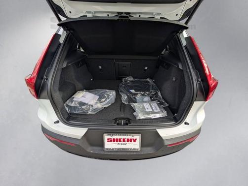 Crystal White Pearl 2026 Volvo EX40 Single Motor Extended Range Plus