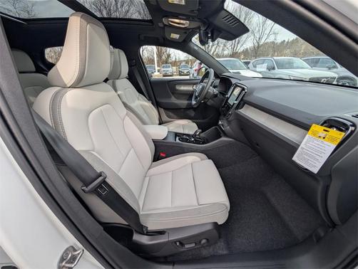 2026 Volvo EX40 Single Motor Extended Range Plus