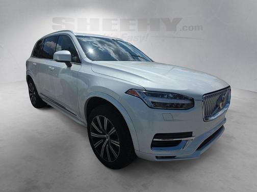 Crystal White Metallic 2024 Volvo XC90 B5 Core Bright Theme